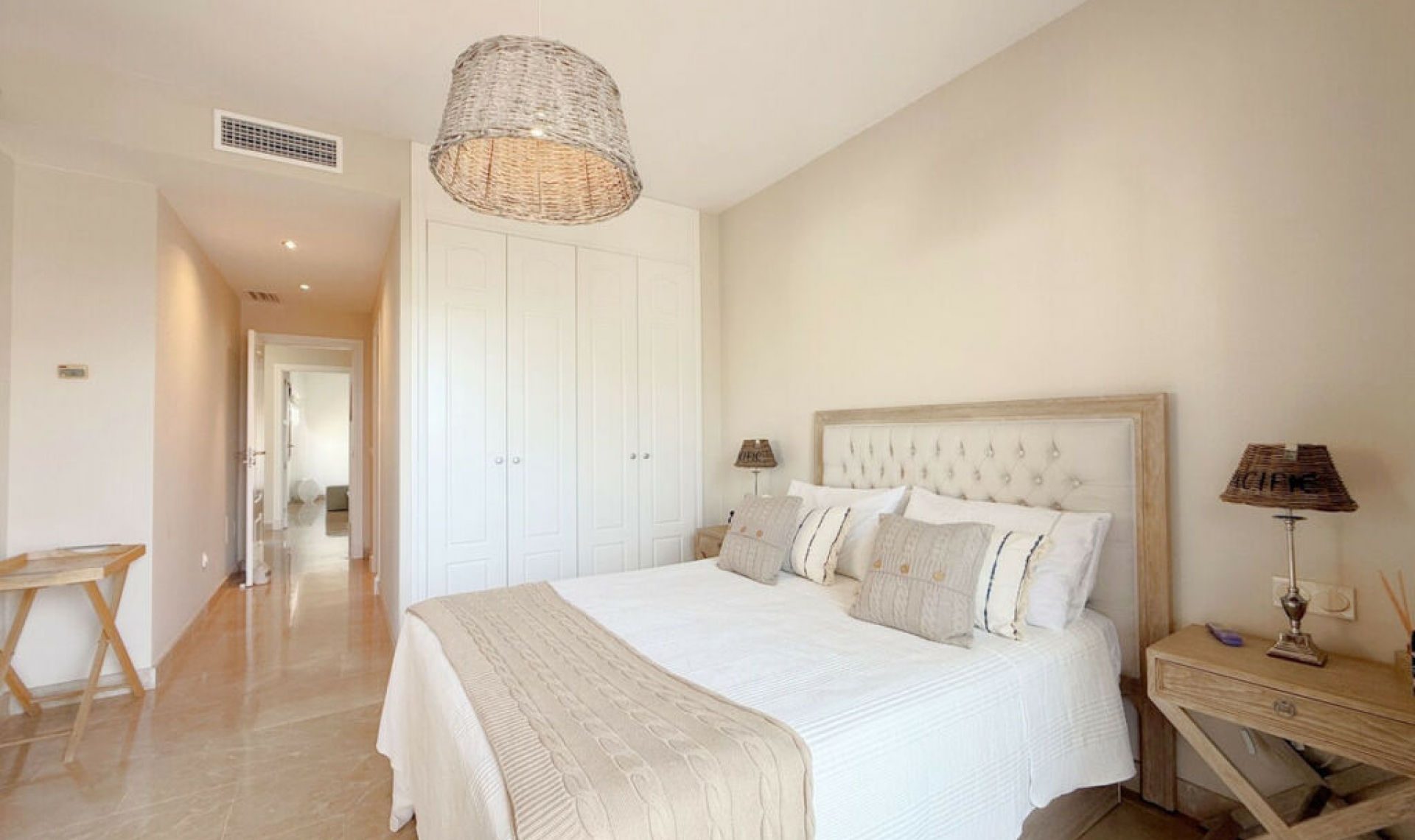 Resale - Apartment -
La Alcaidesa