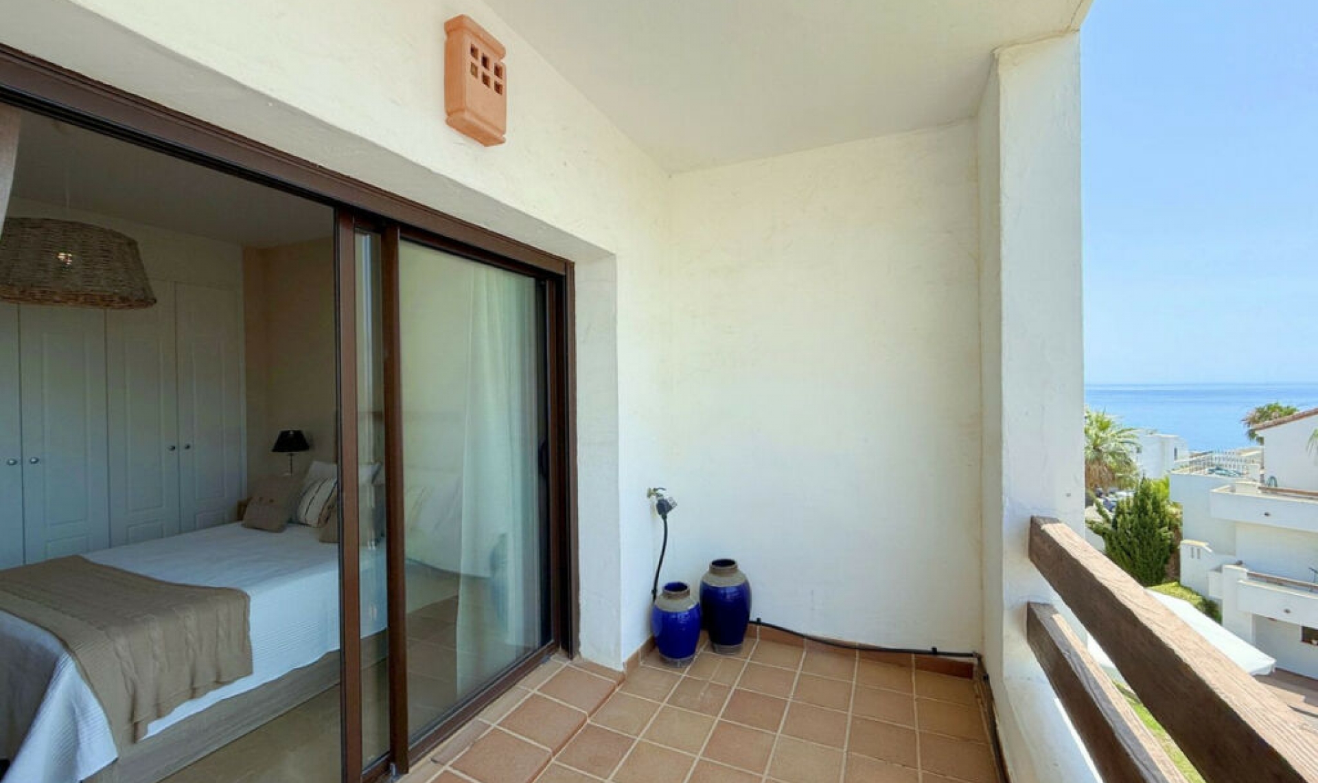 Resale - Apartment -
La Alcaidesa