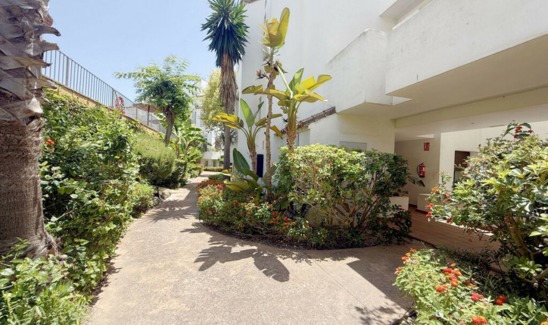 Resale - Apartment -
La Alcaidesa