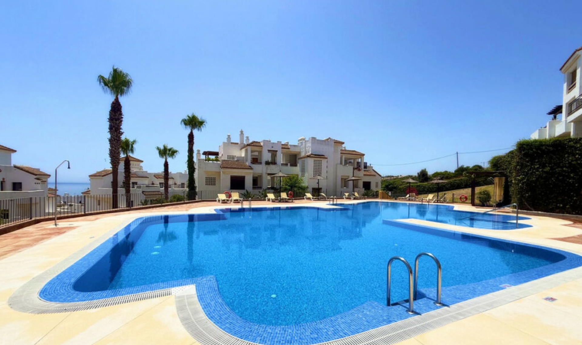 Resale - Apartment -
La Alcaidesa