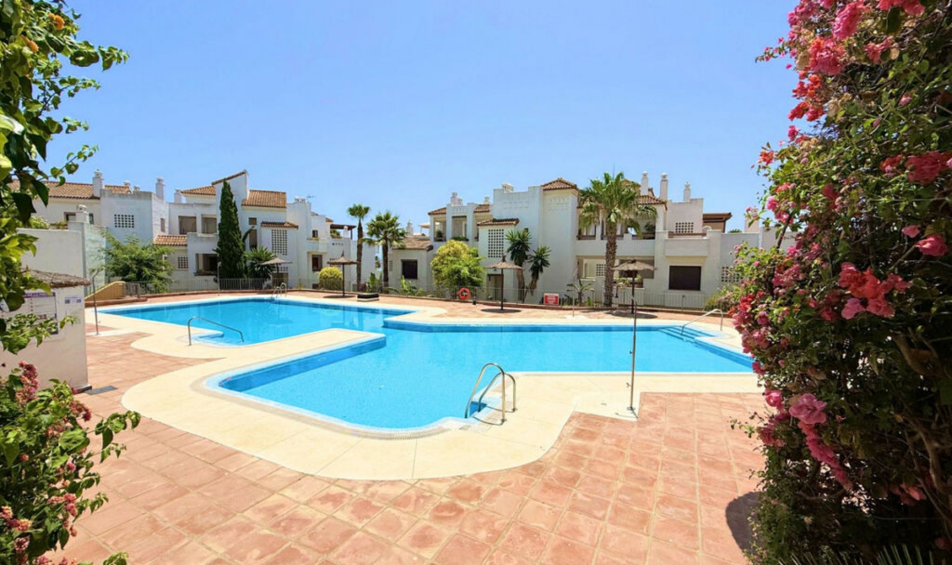 Resale - Apartment -
La Alcaidesa