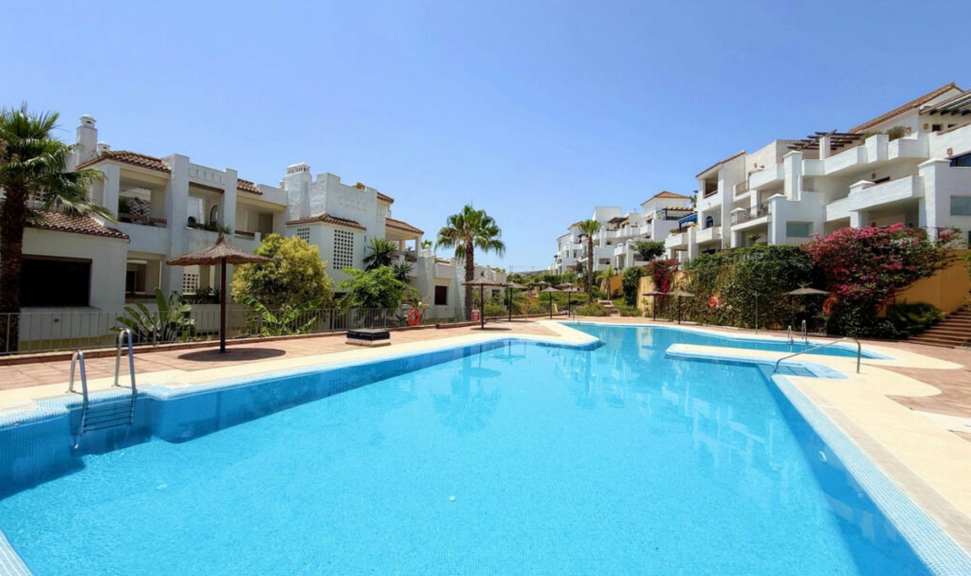 Resale - Apartment -
La Alcaidesa