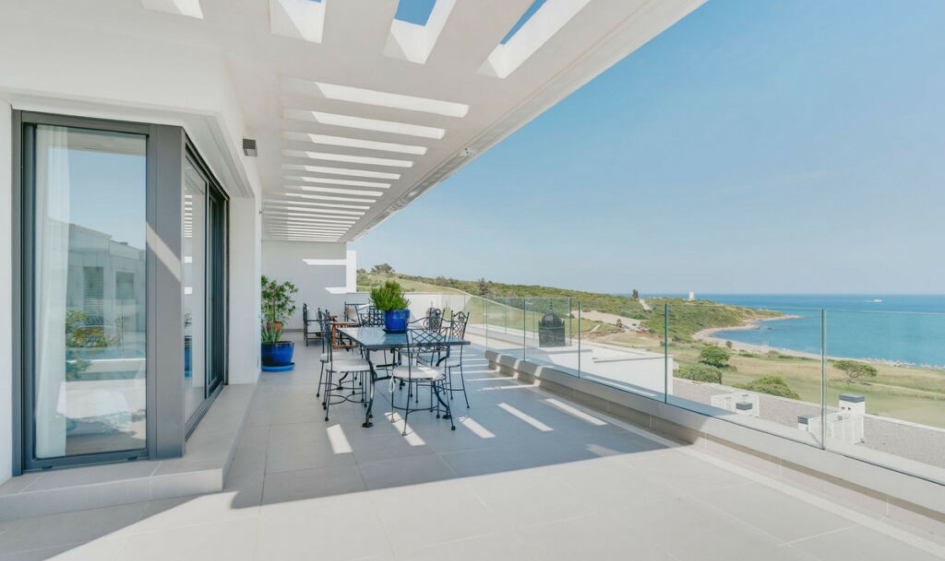 Resale - Apartment -
La Alcaidesa