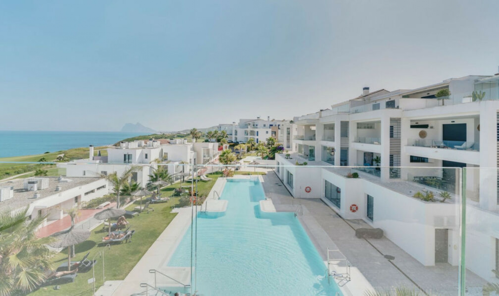 Resale - Apartment -
La Alcaidesa