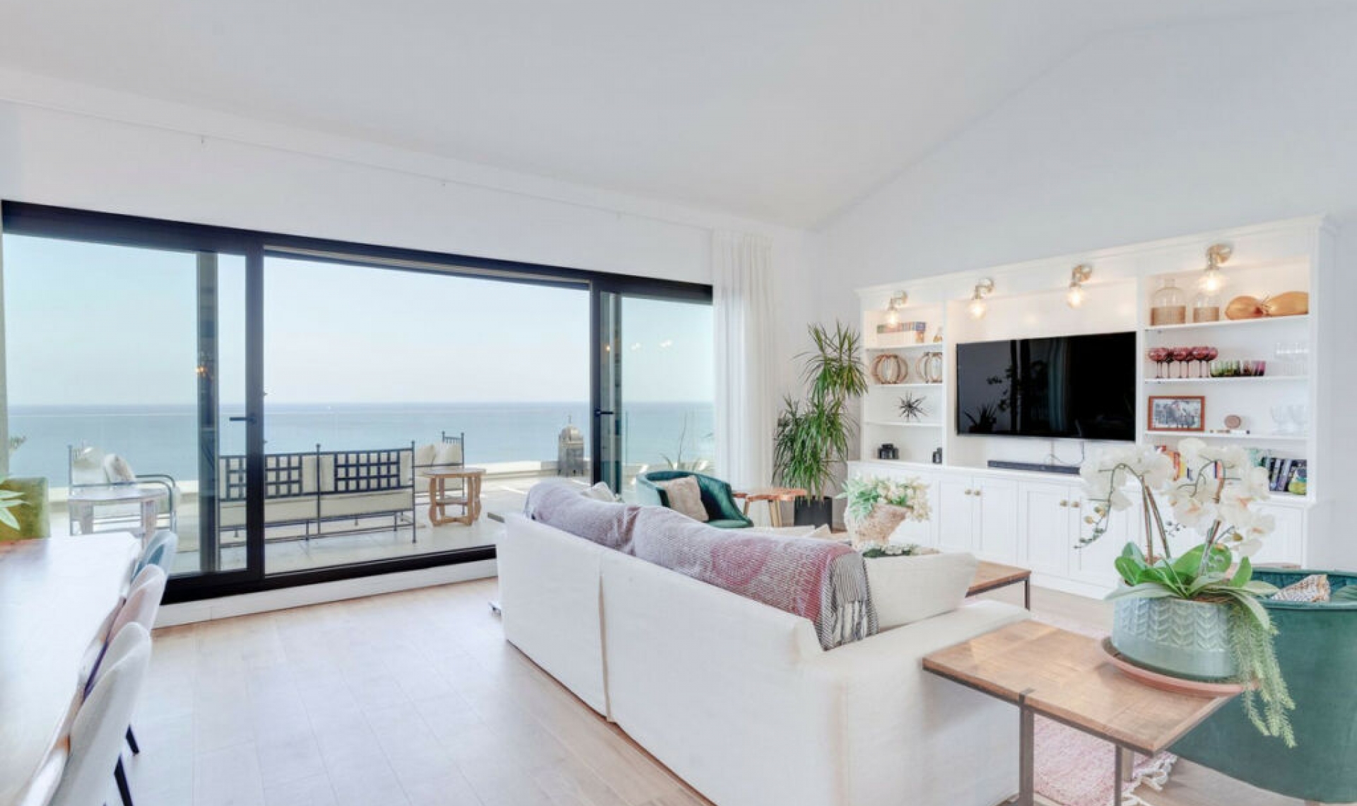 Resale - Apartment -
La Alcaidesa