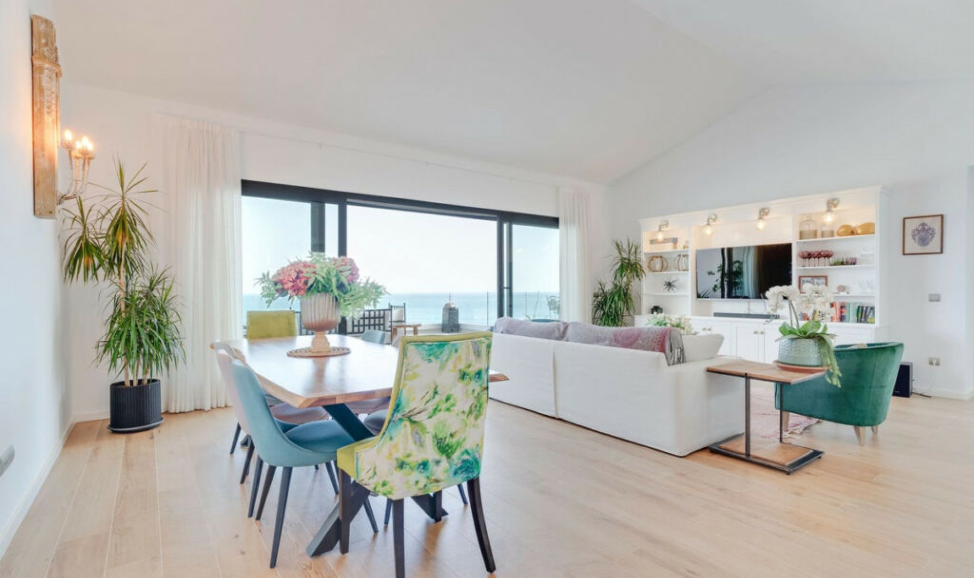Resale - Apartment -
La Alcaidesa