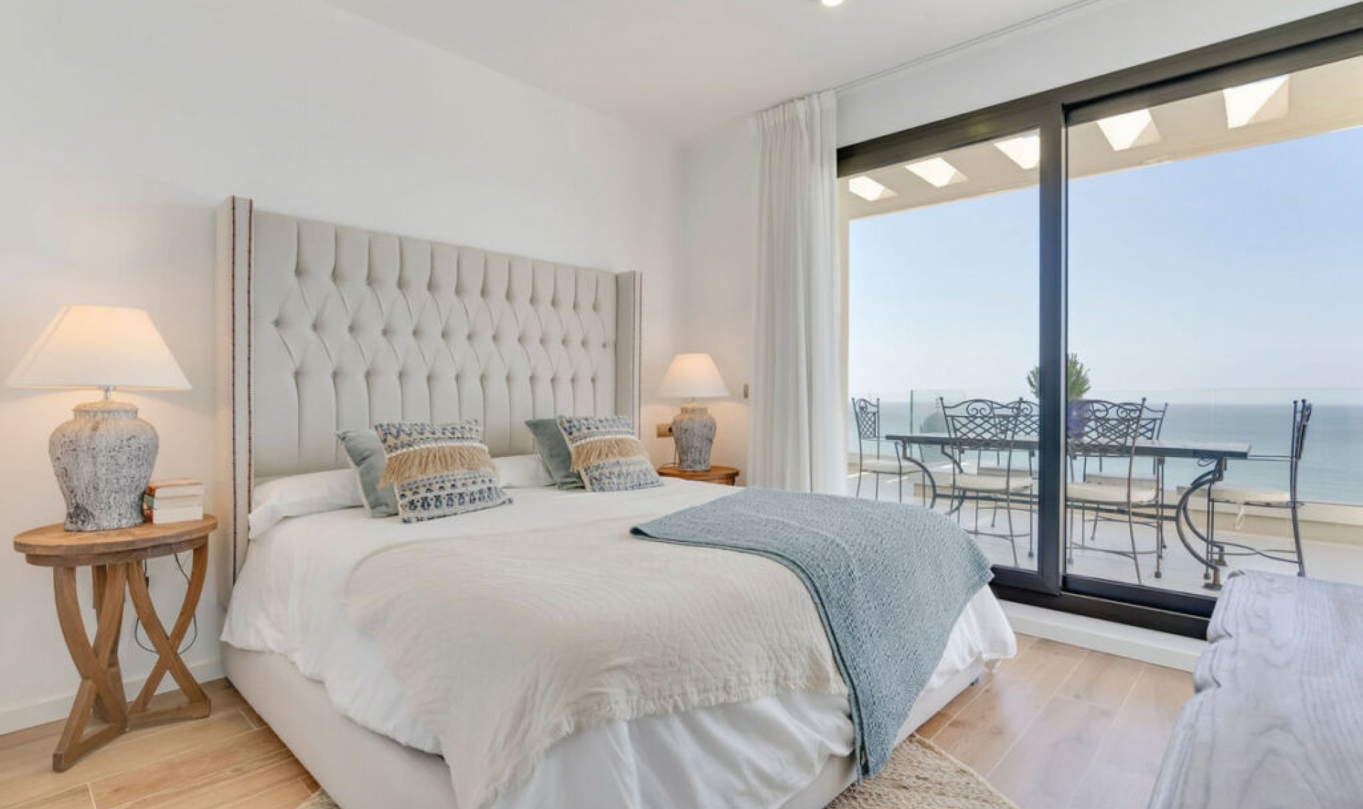 Resale - Apartment -
La Alcaidesa