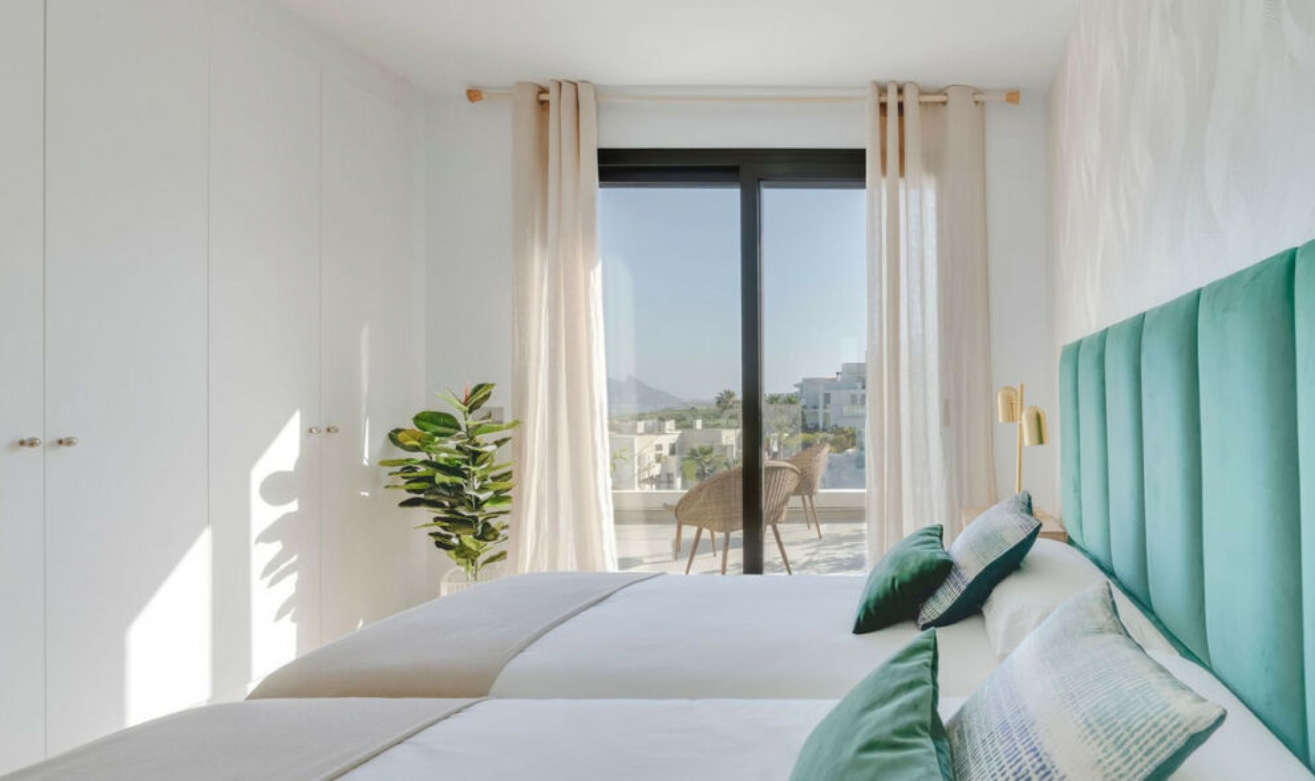 Resale - Apartment -
La Alcaidesa