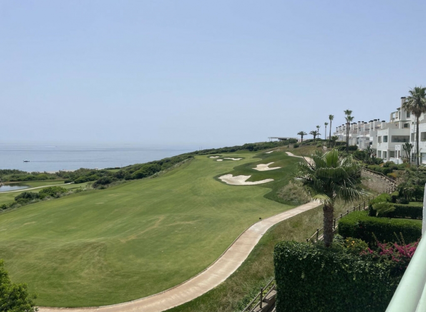 Resale - Apartment -
La Alcaidesa