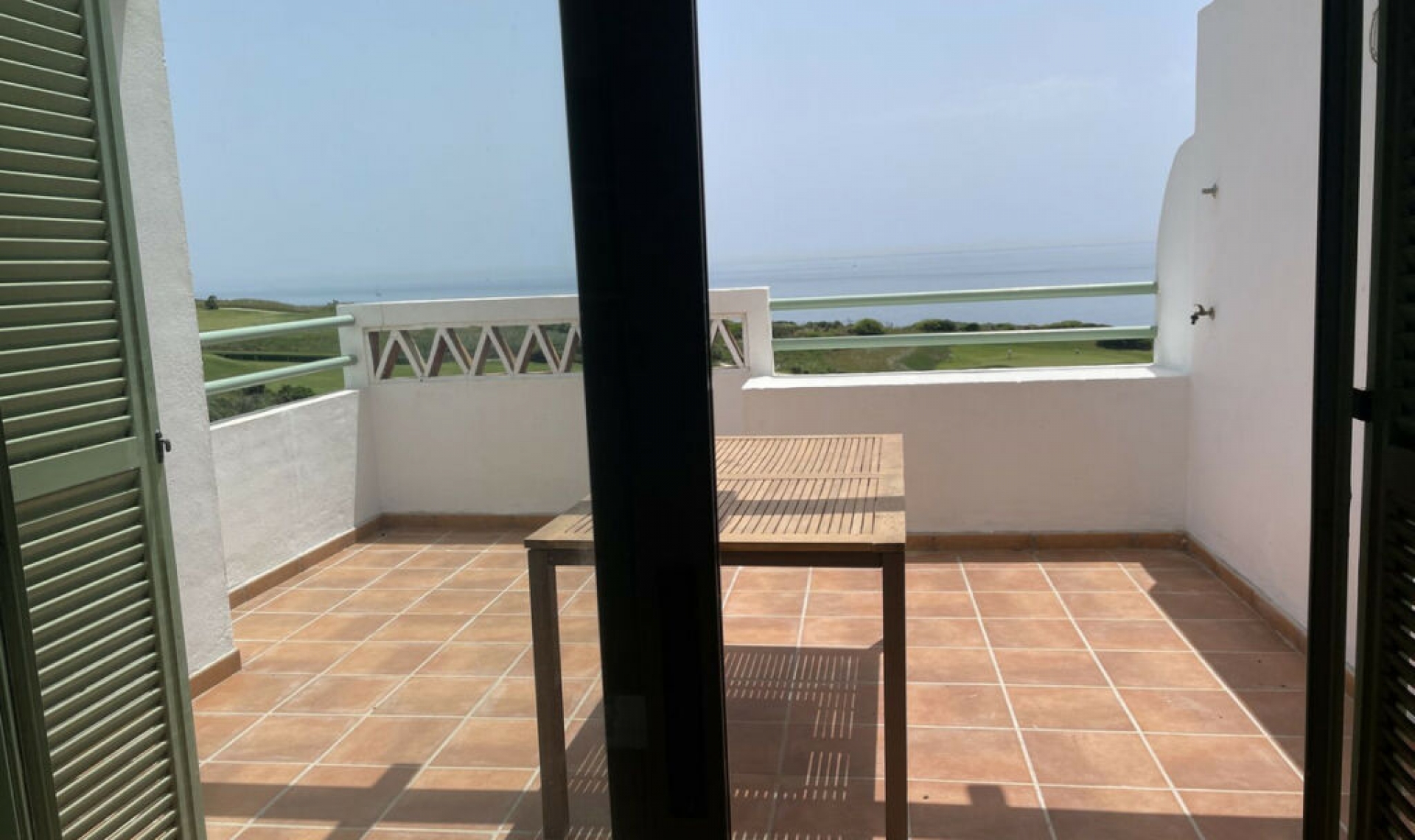 Resale - Apartment -
La Alcaidesa