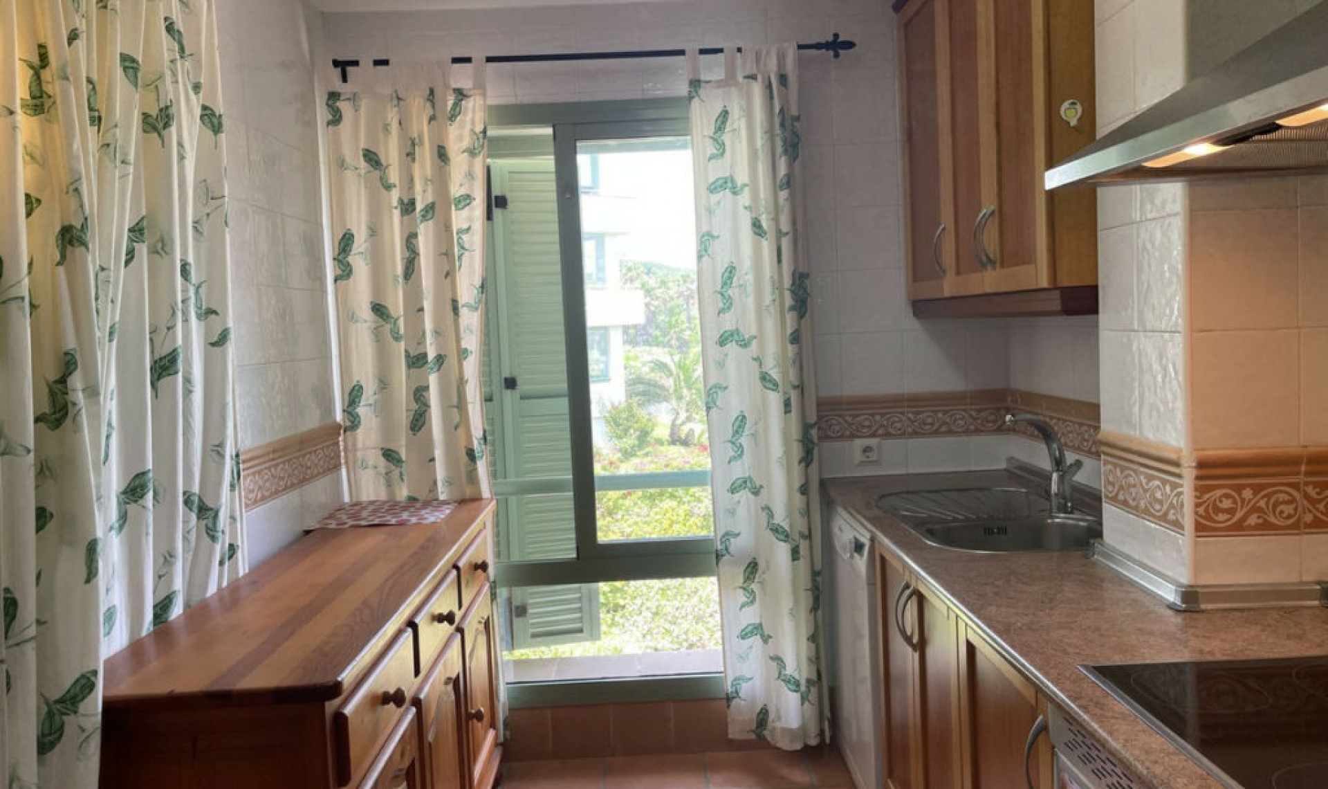 Resale - Apartment -
La Alcaidesa