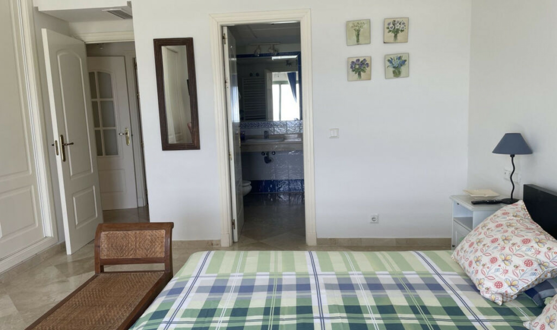 Resale - Apartment -
La Alcaidesa