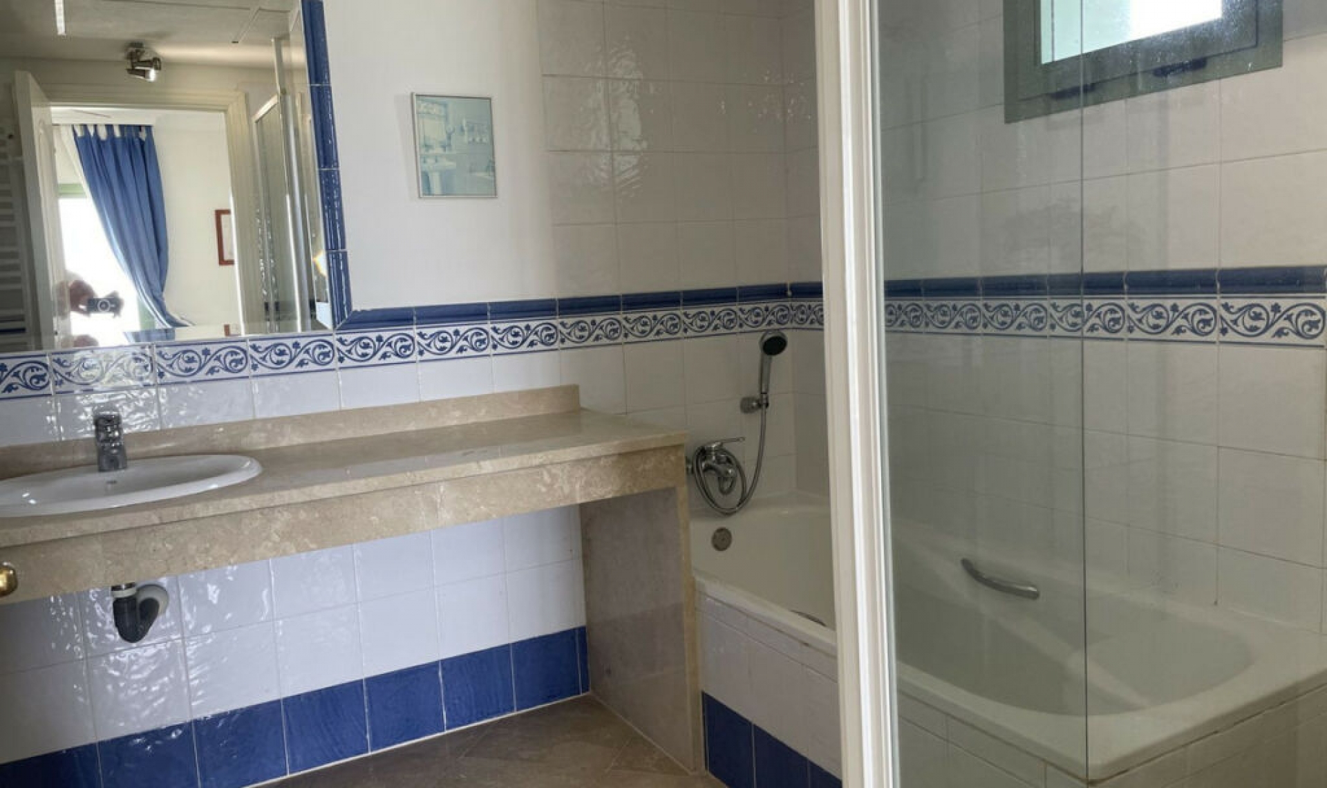 Resale - Apartment -
La Alcaidesa