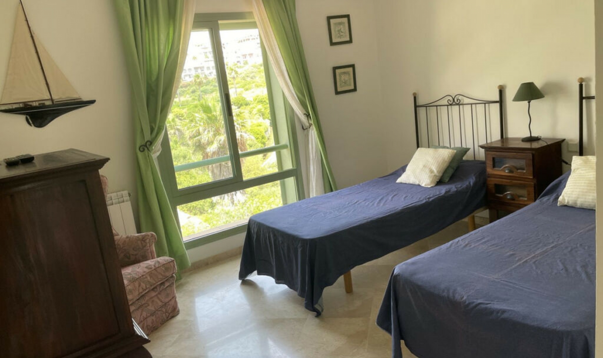 Resale - Apartment -
La Alcaidesa