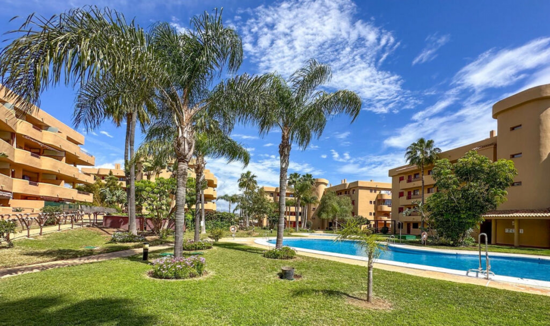 Resale - Apartment -
La Cala de Mijas