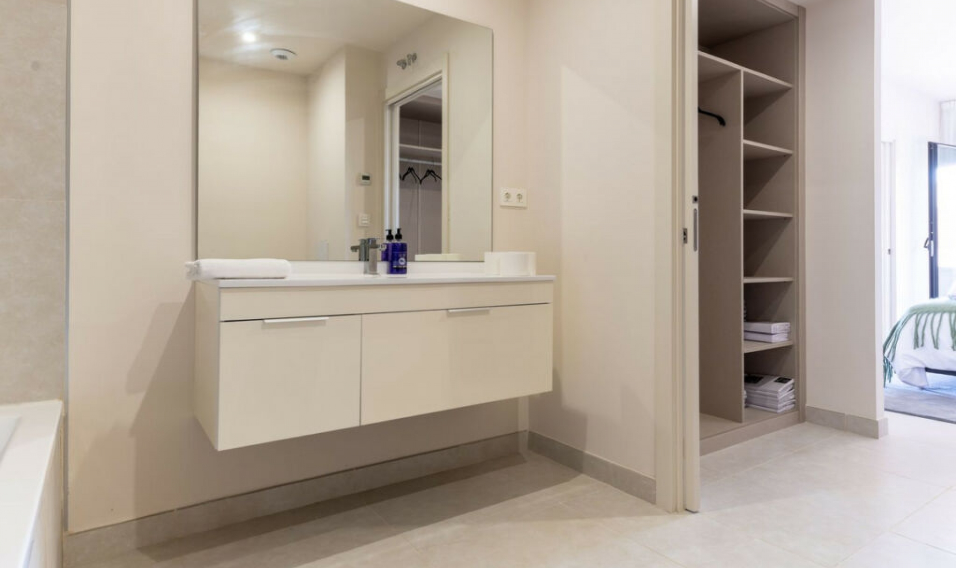 Resale - Apartment -
La Cala de Mijas