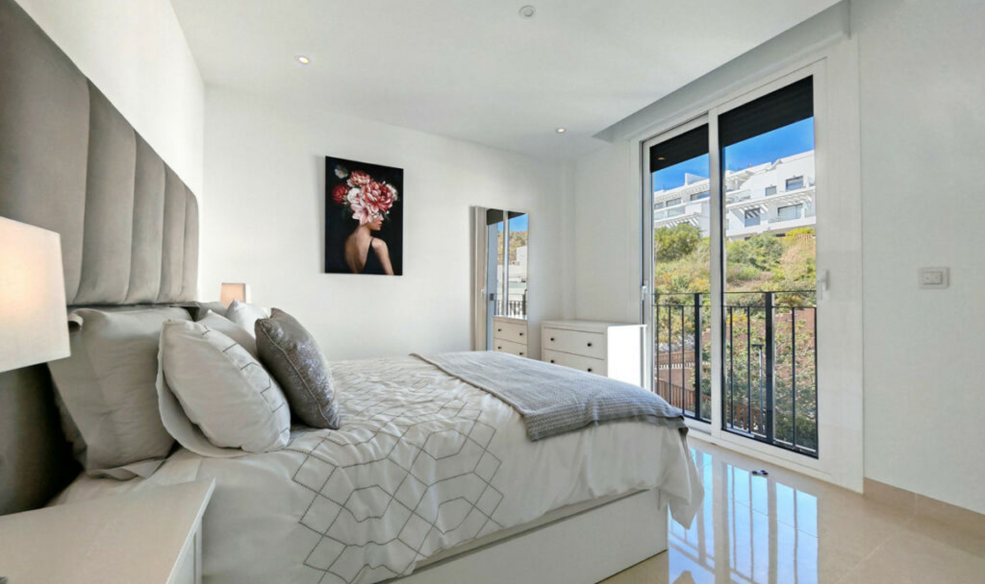 Resale - Apartment -
La Cala de Mijas