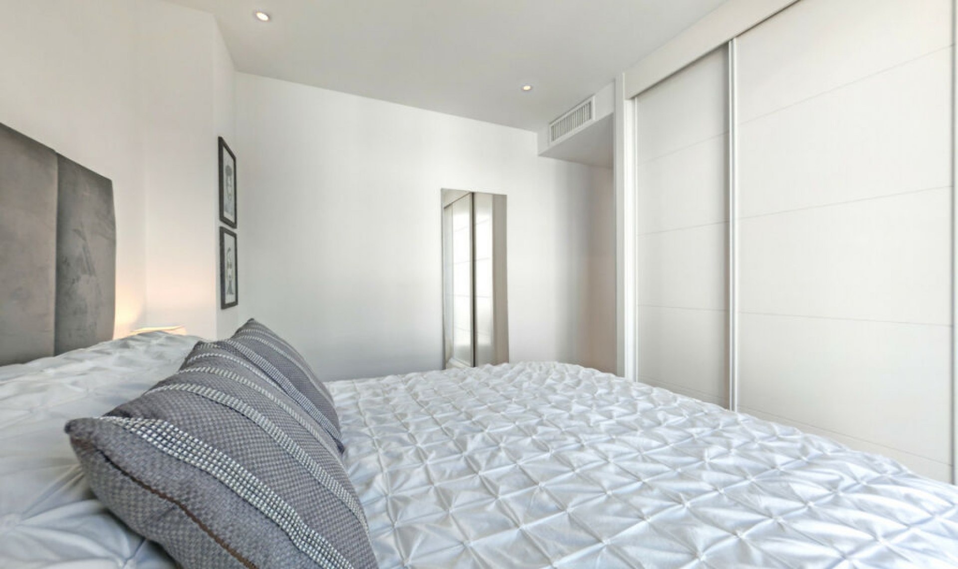 Resale - Apartment -
La Cala de Mijas