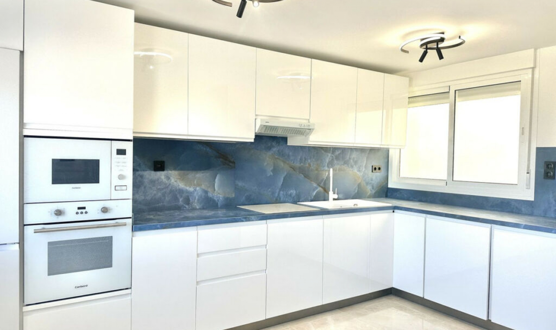 Resale - Apartment -
La Cala de Mijas