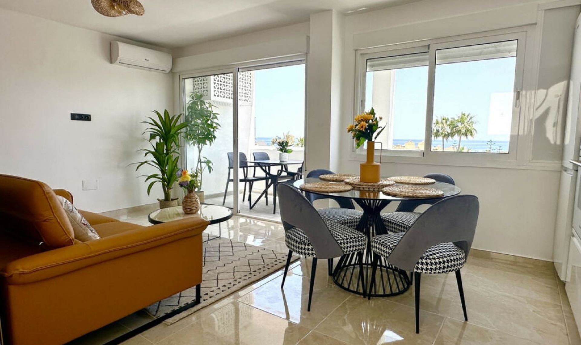Resale - Apartment -
La Cala de Mijas