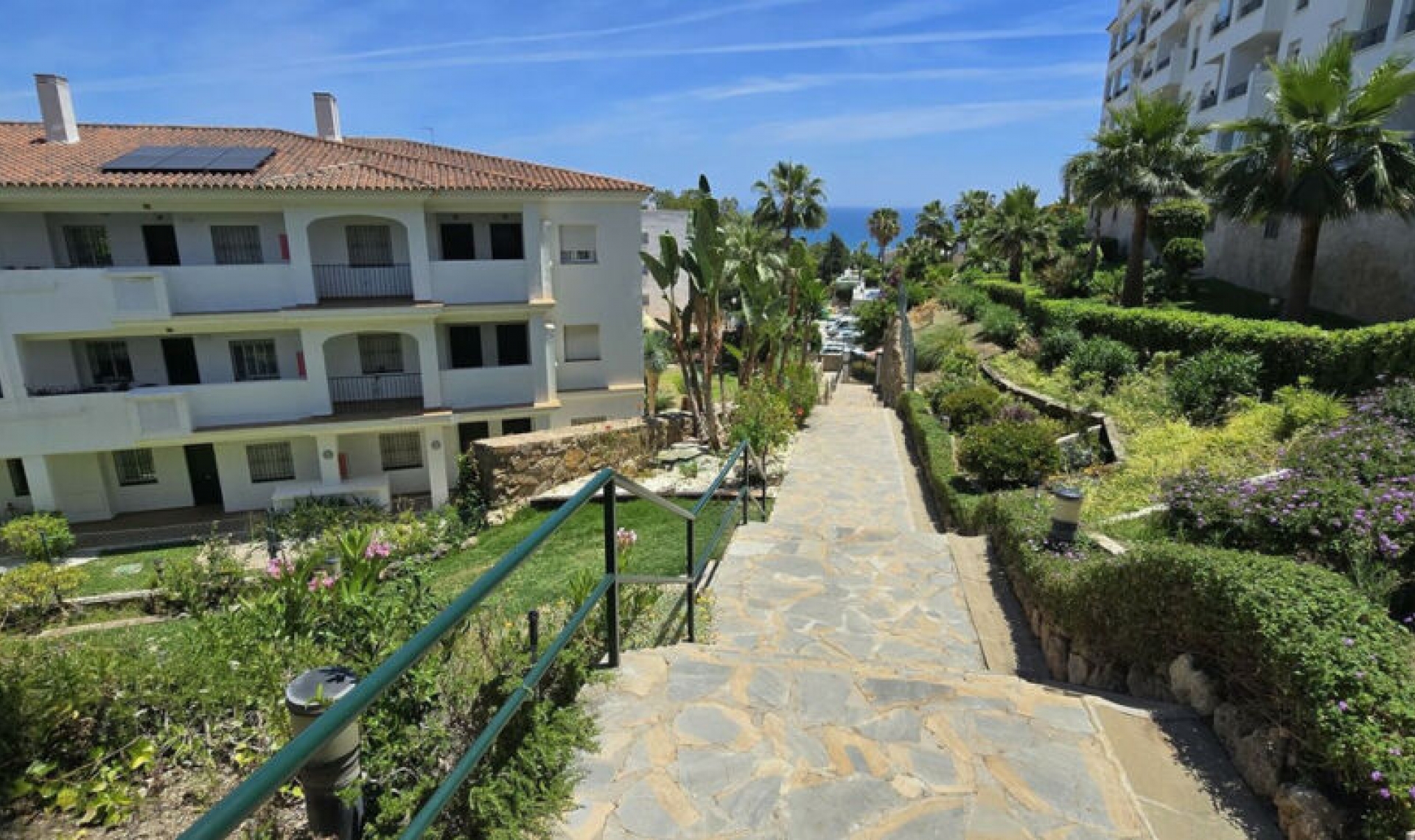 Resale - Apartment -
La Cala de Mijas