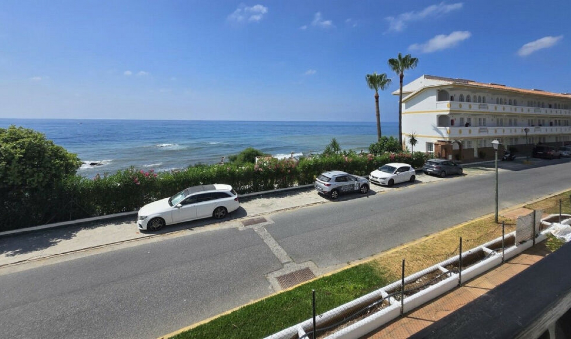 Resale - Apartment -
La Cala de Mijas