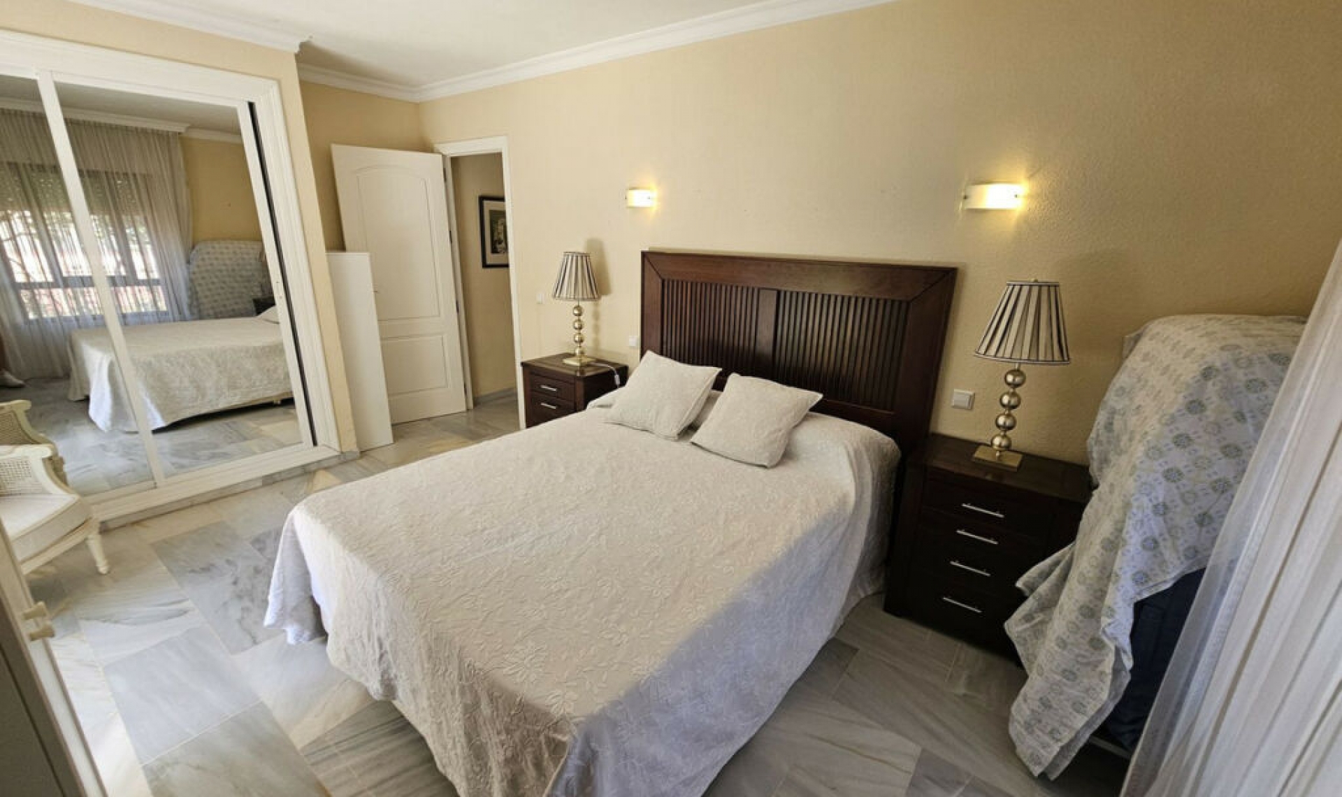 Resale - Apartment -
La Cala de Mijas