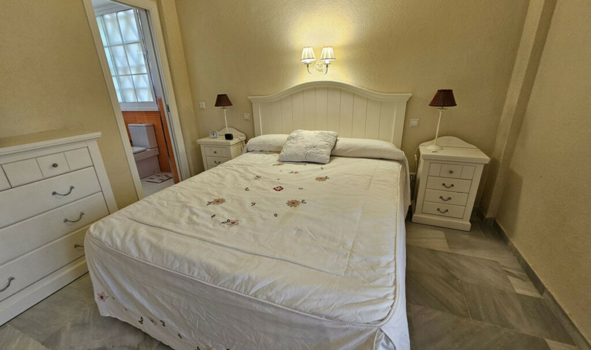 Resale - Apartment -
La Cala de Mijas