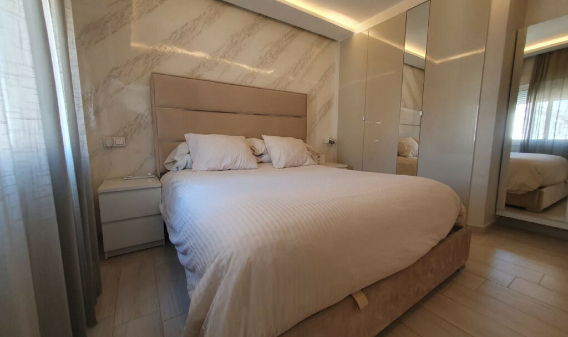 Resale - Apartment -
La Cala de Mijas