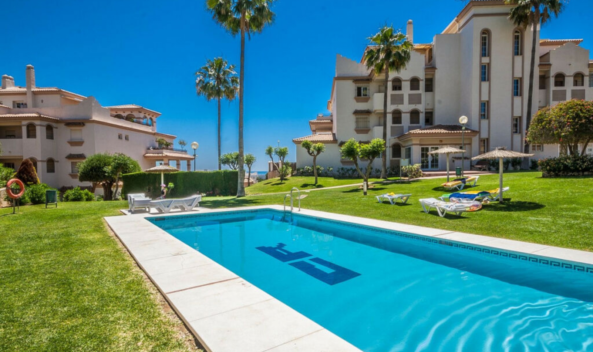Resale - Apartment -
La Cala de Mijas