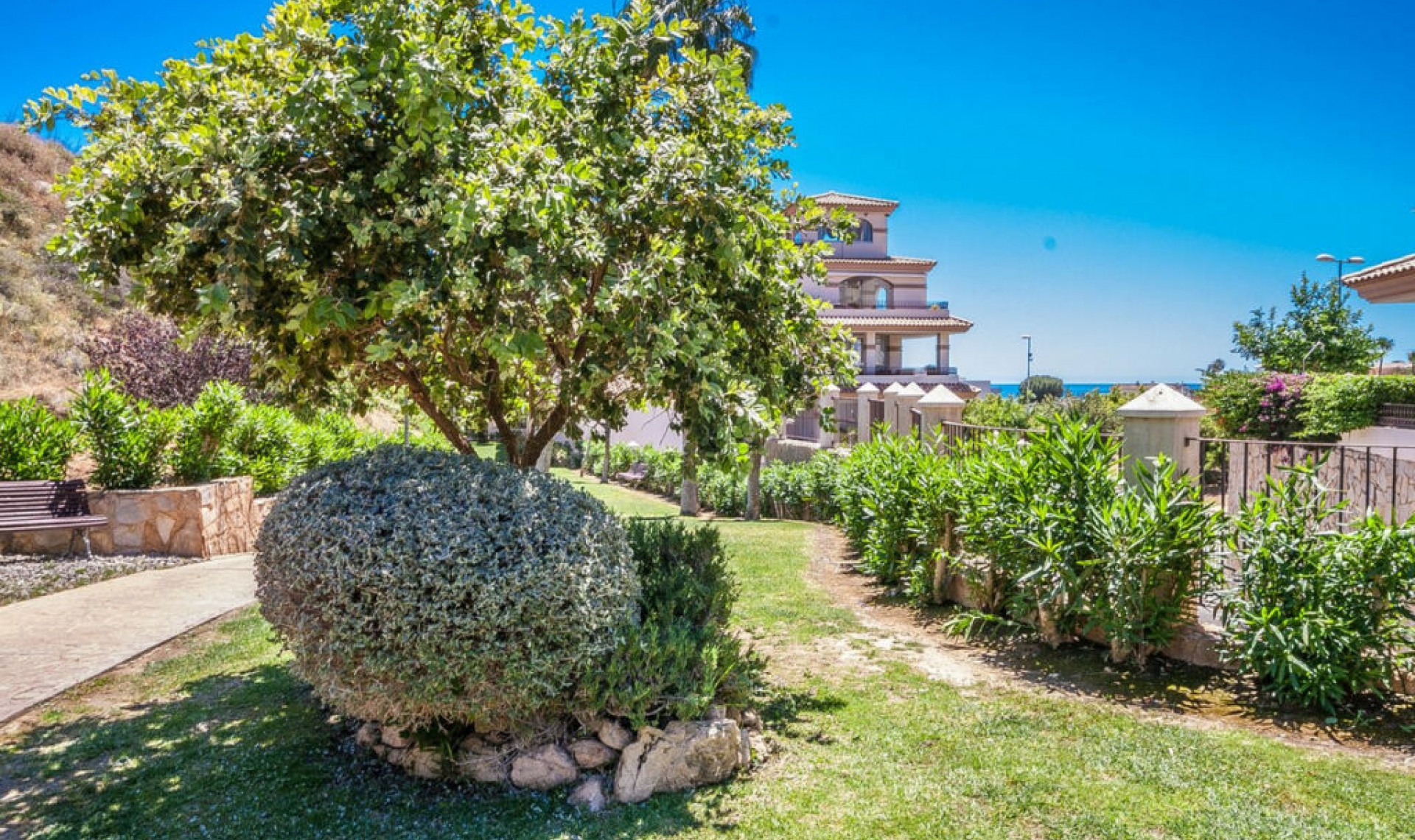 Resale - Apartment -
La Cala de Mijas