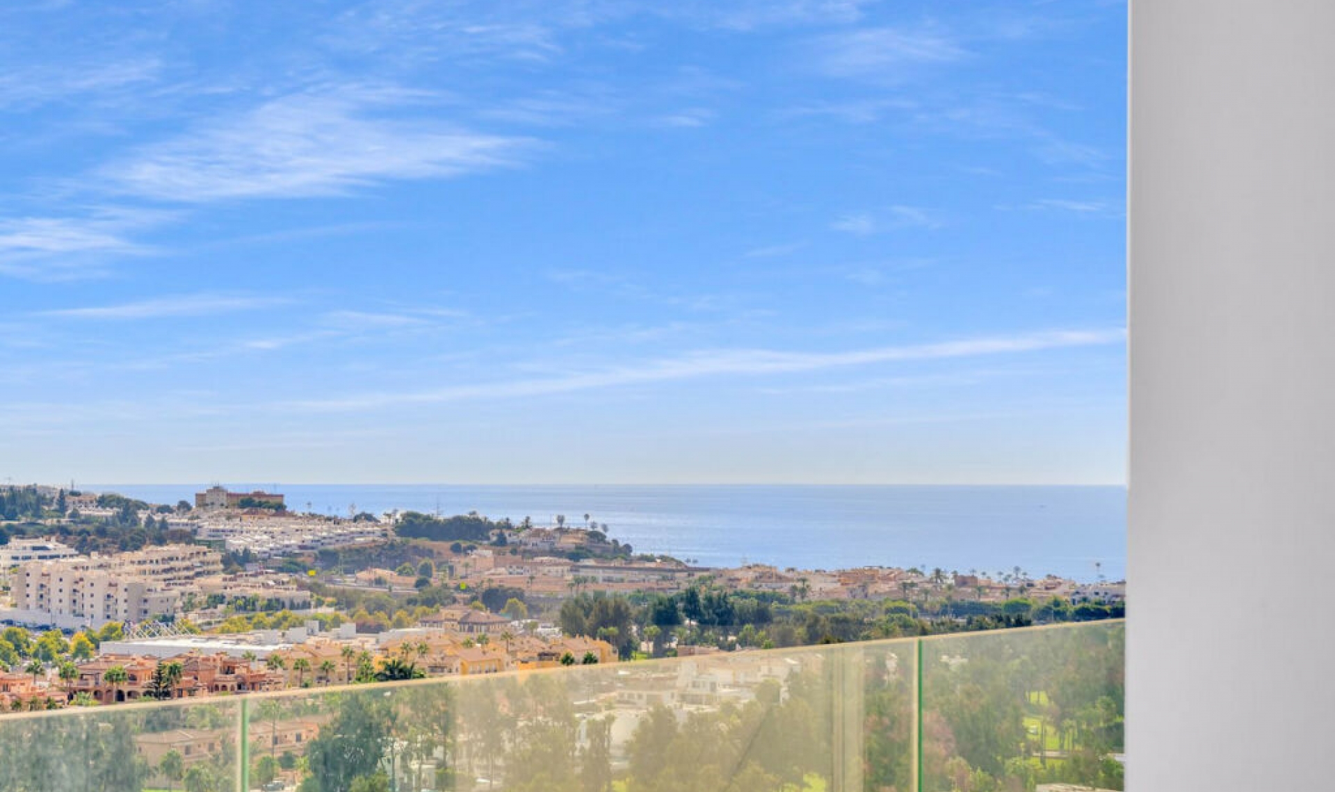 Resale - Apartment -
La Cala de Mijas