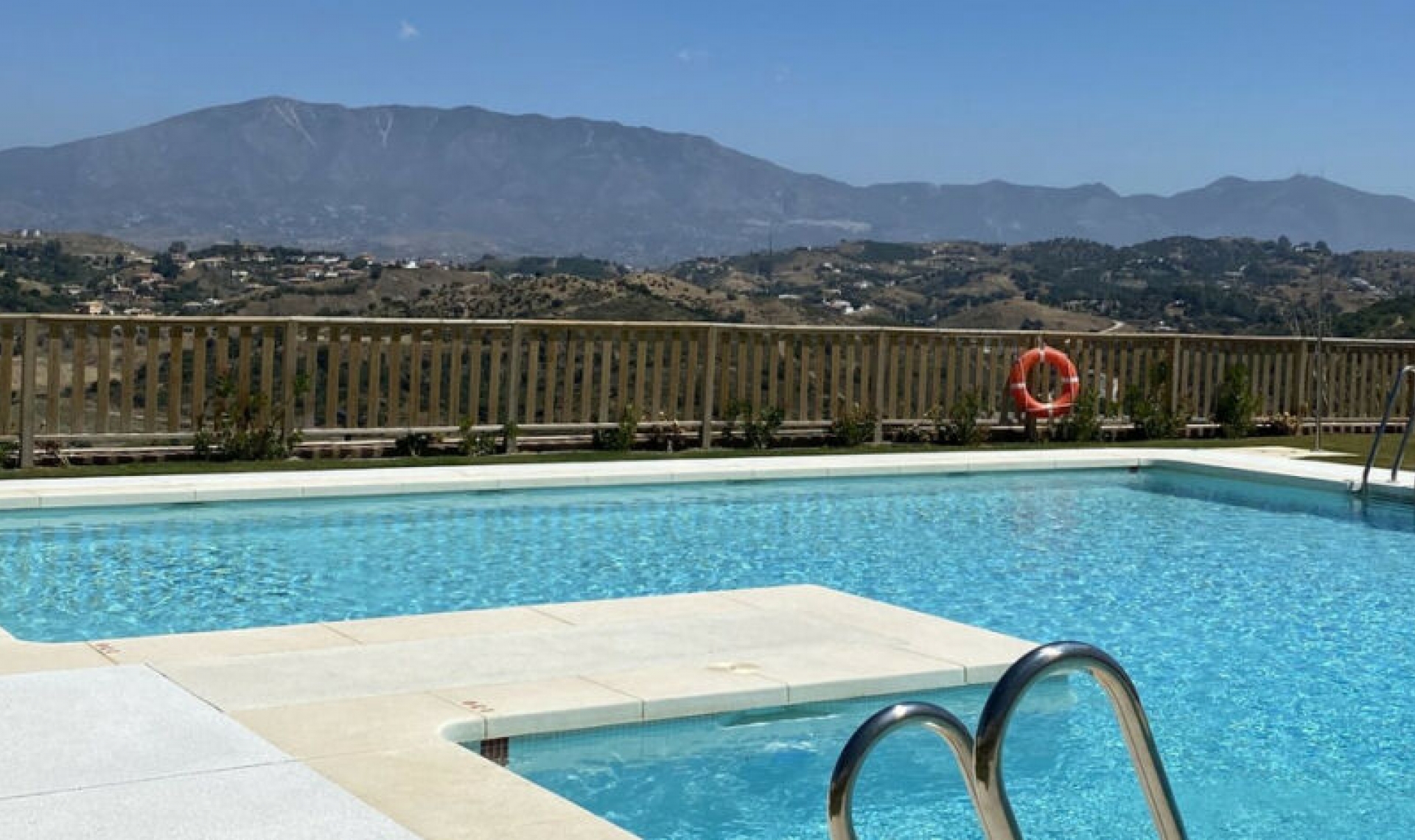 Resale - Apartment -
La Cala de Mijas