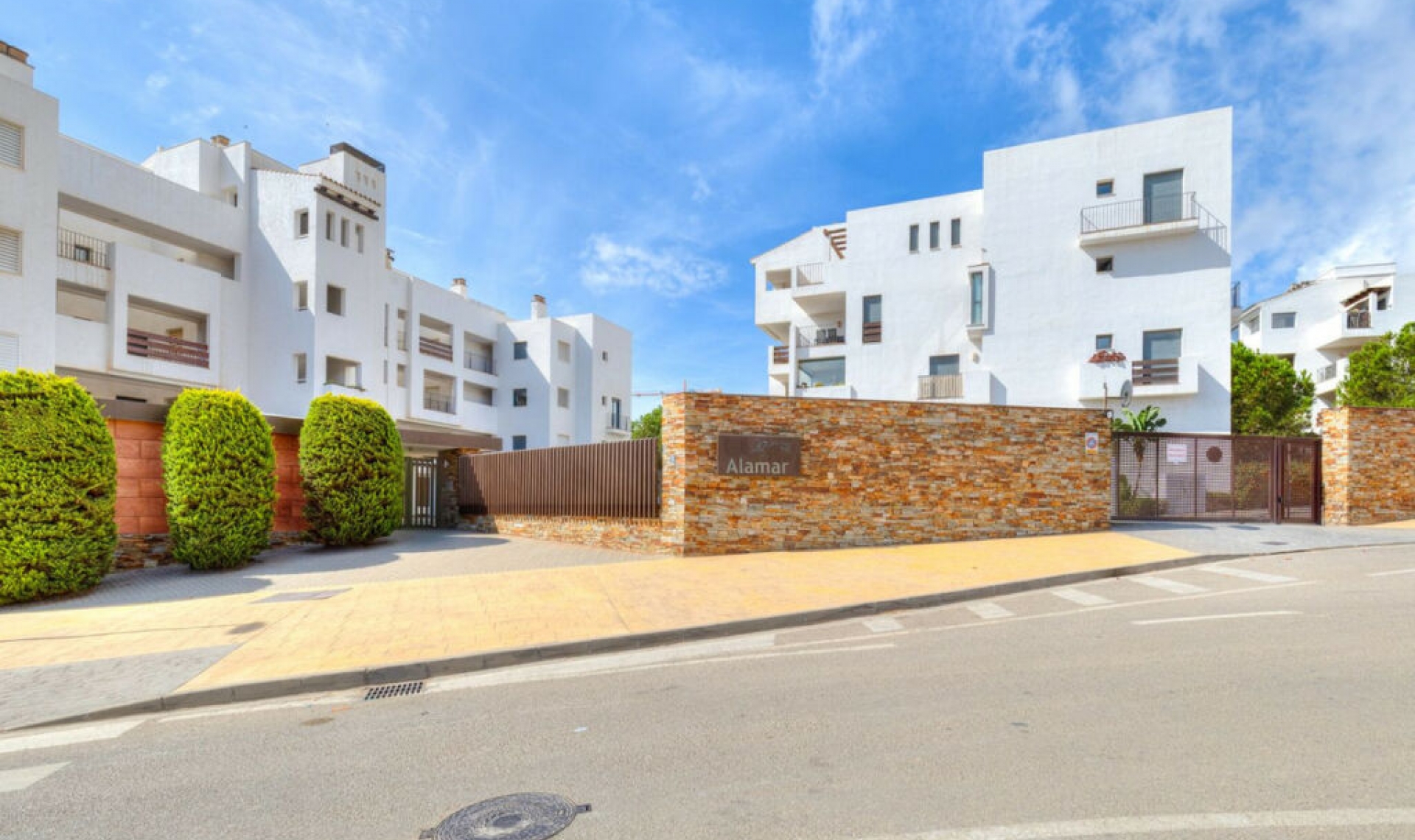 Resale - Apartment -
La Cala de Mijas