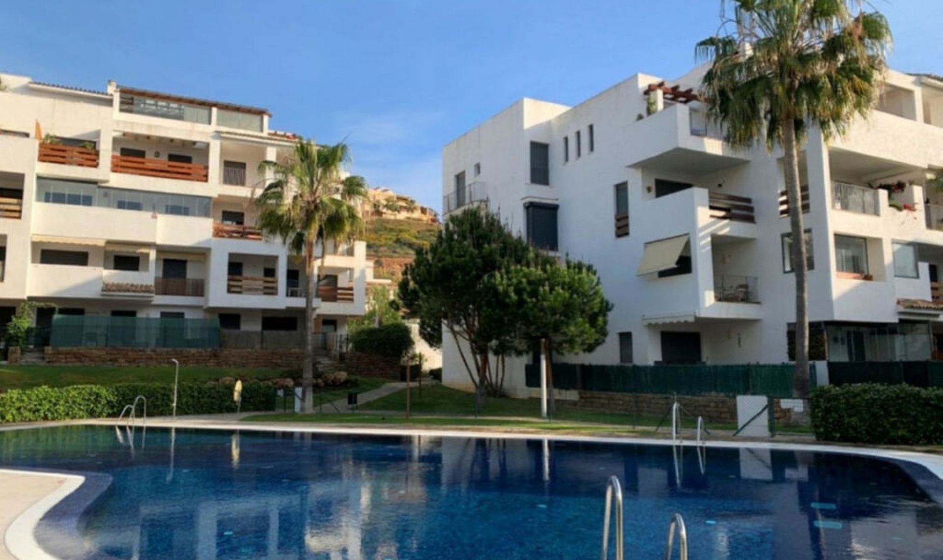 Resale - Apartment -
La Cala de Mijas