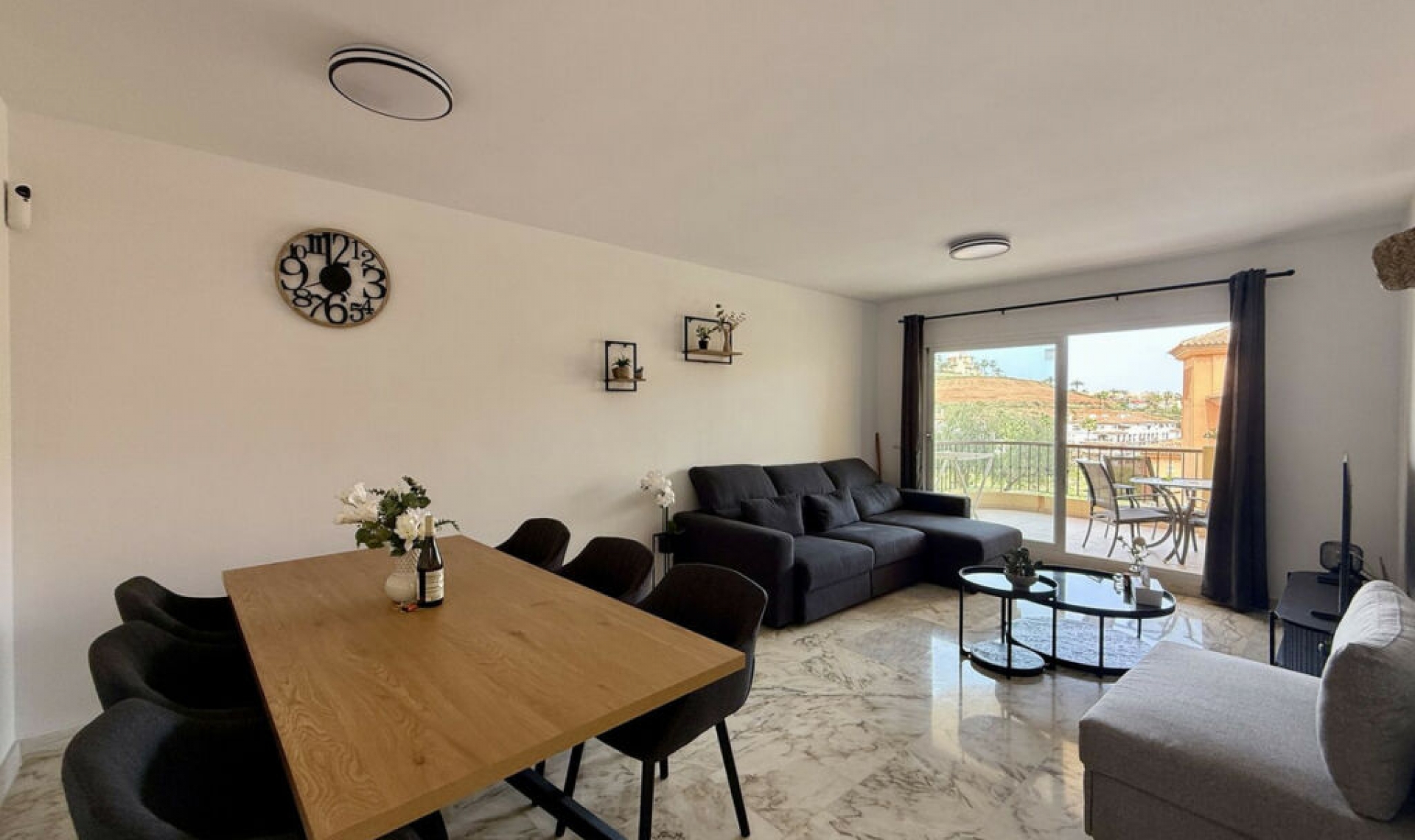 Resale - Apartment -
La Cala