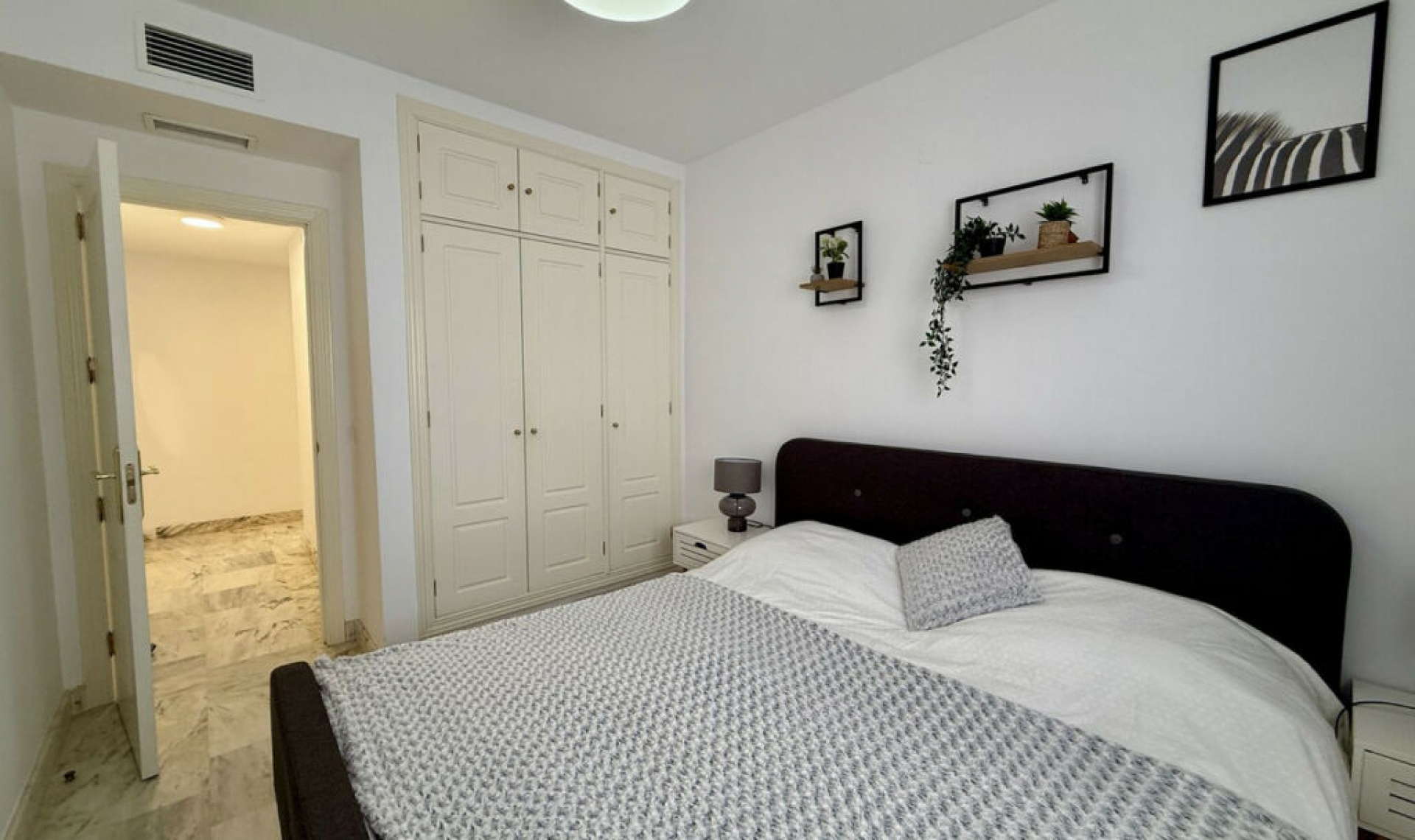 Resale - Apartment -
La Cala