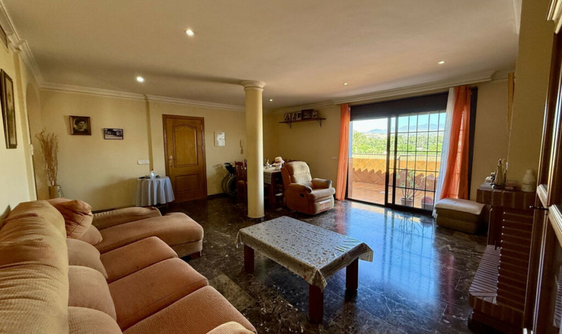Resale - Apartment -
La Cala