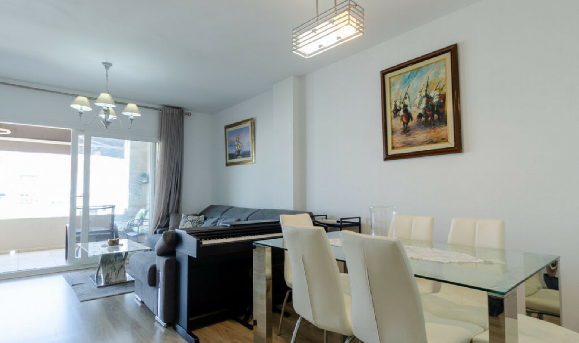 Resale - Apartment -
La Campana