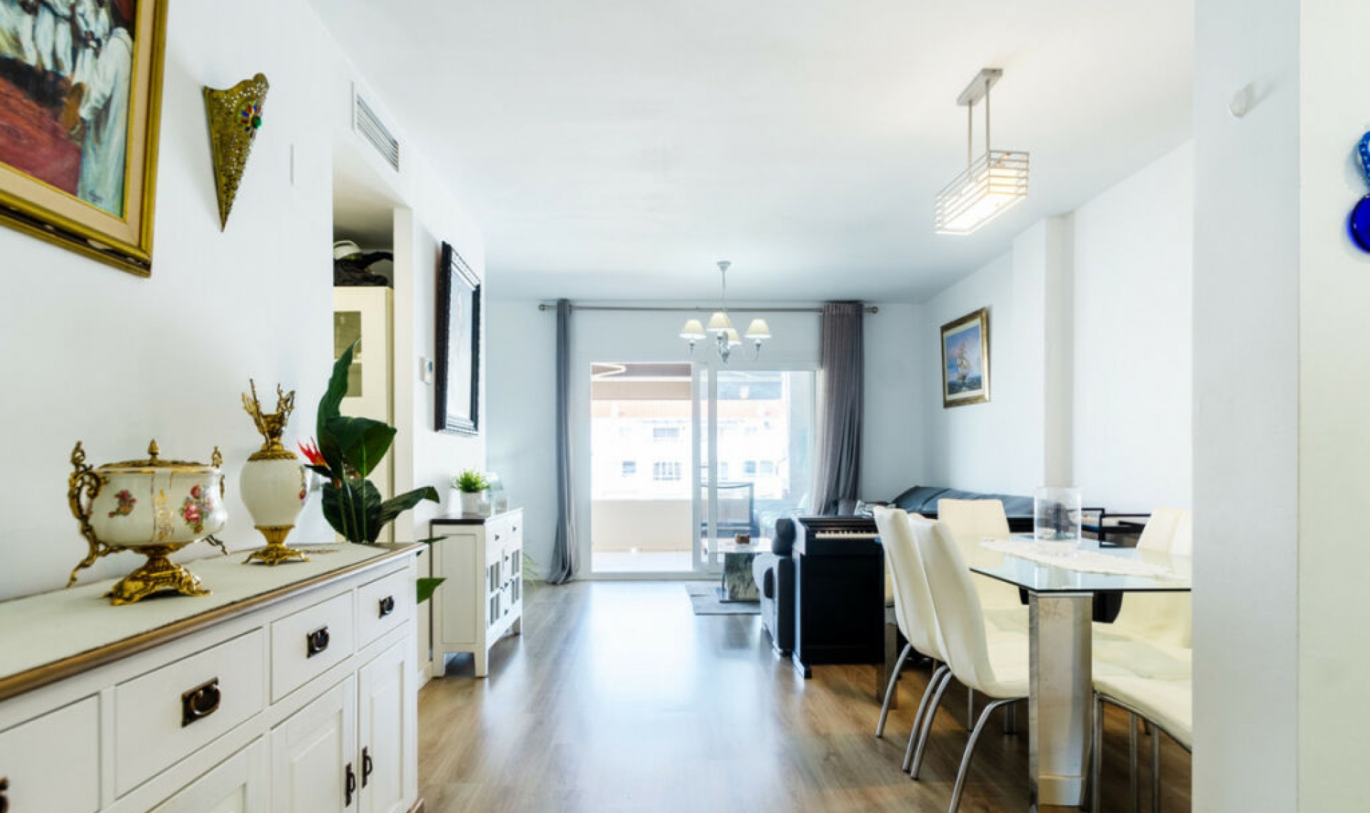 Resale - Apartment -
La Campana