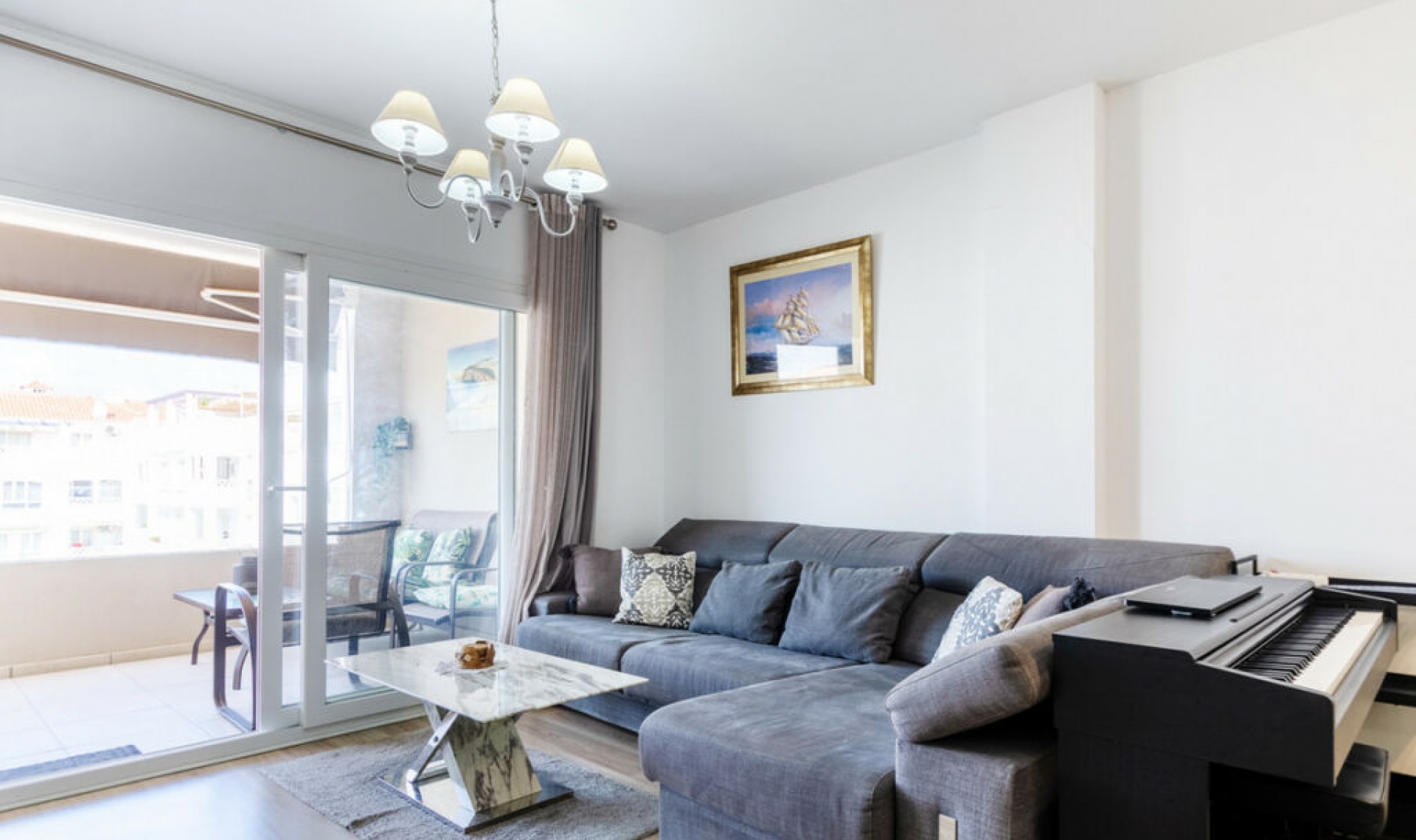 Resale - Apartment -
La Campana