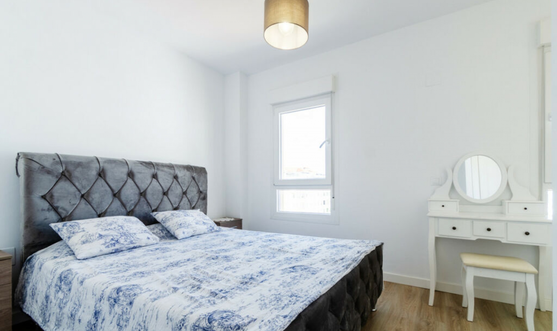 Resale - Apartment -
La Campana