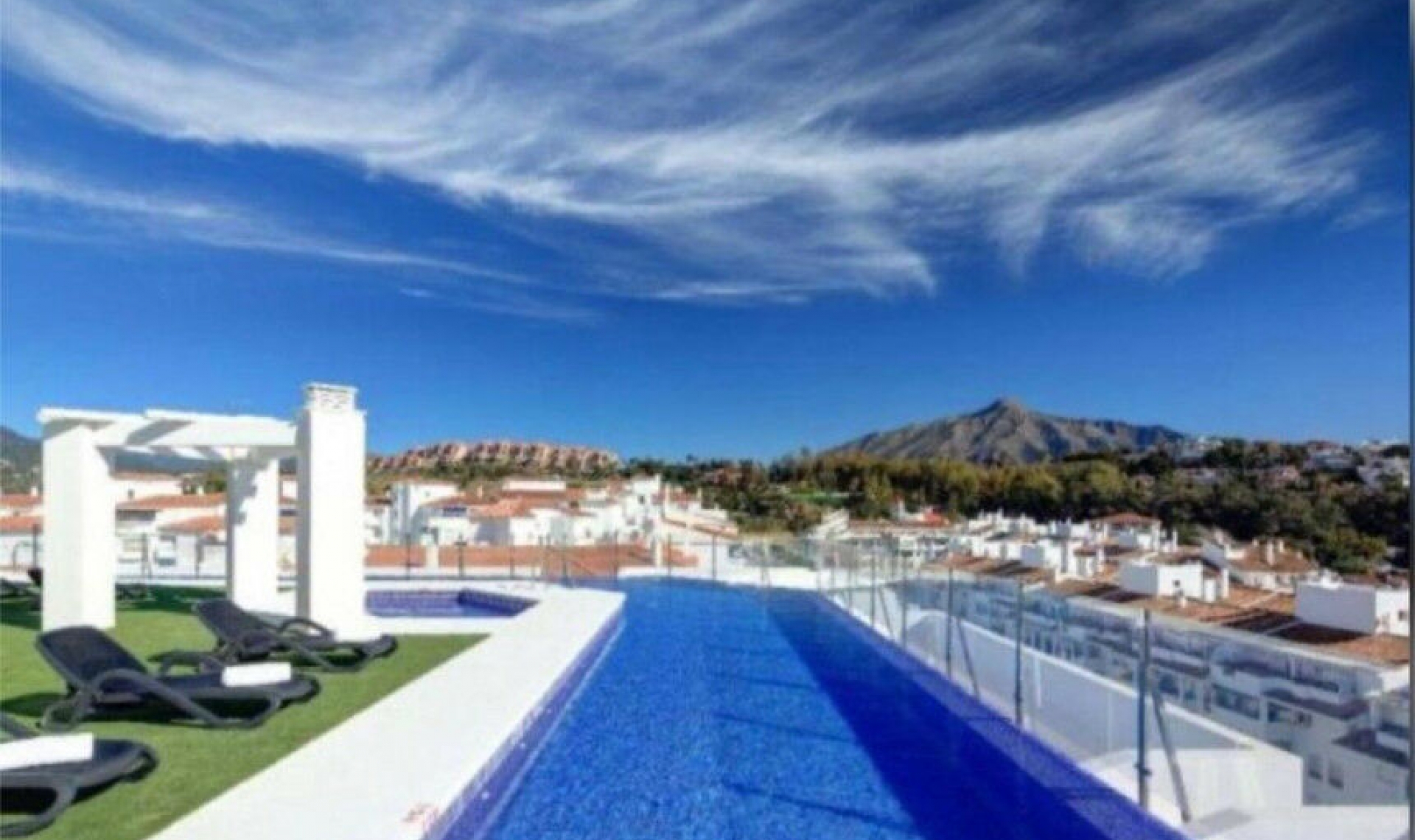 Resale - Apartment -
La Campana
