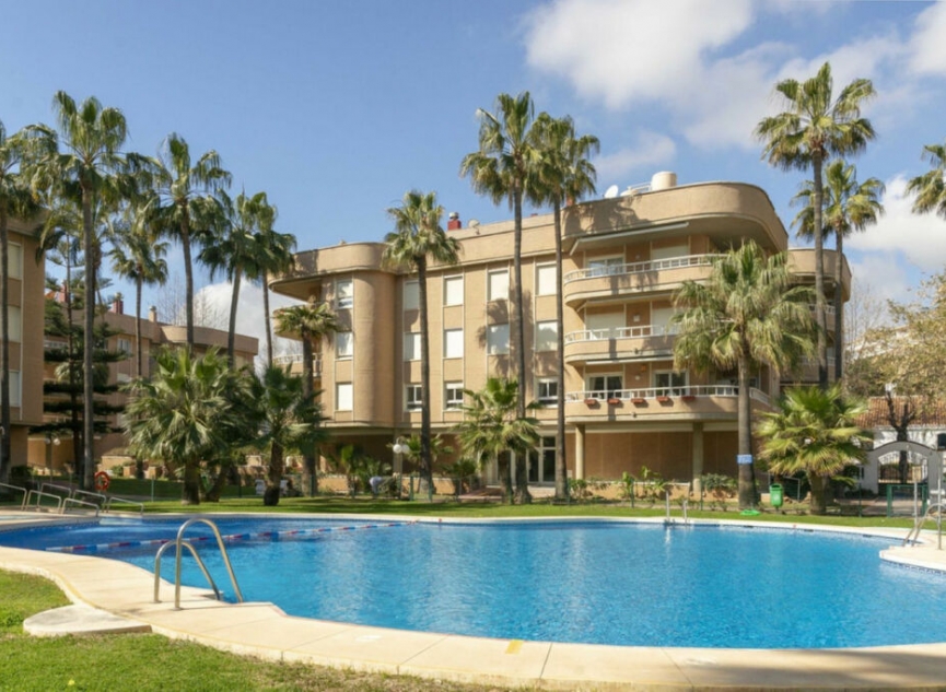 Resale - Apartment -
La Carihuela
