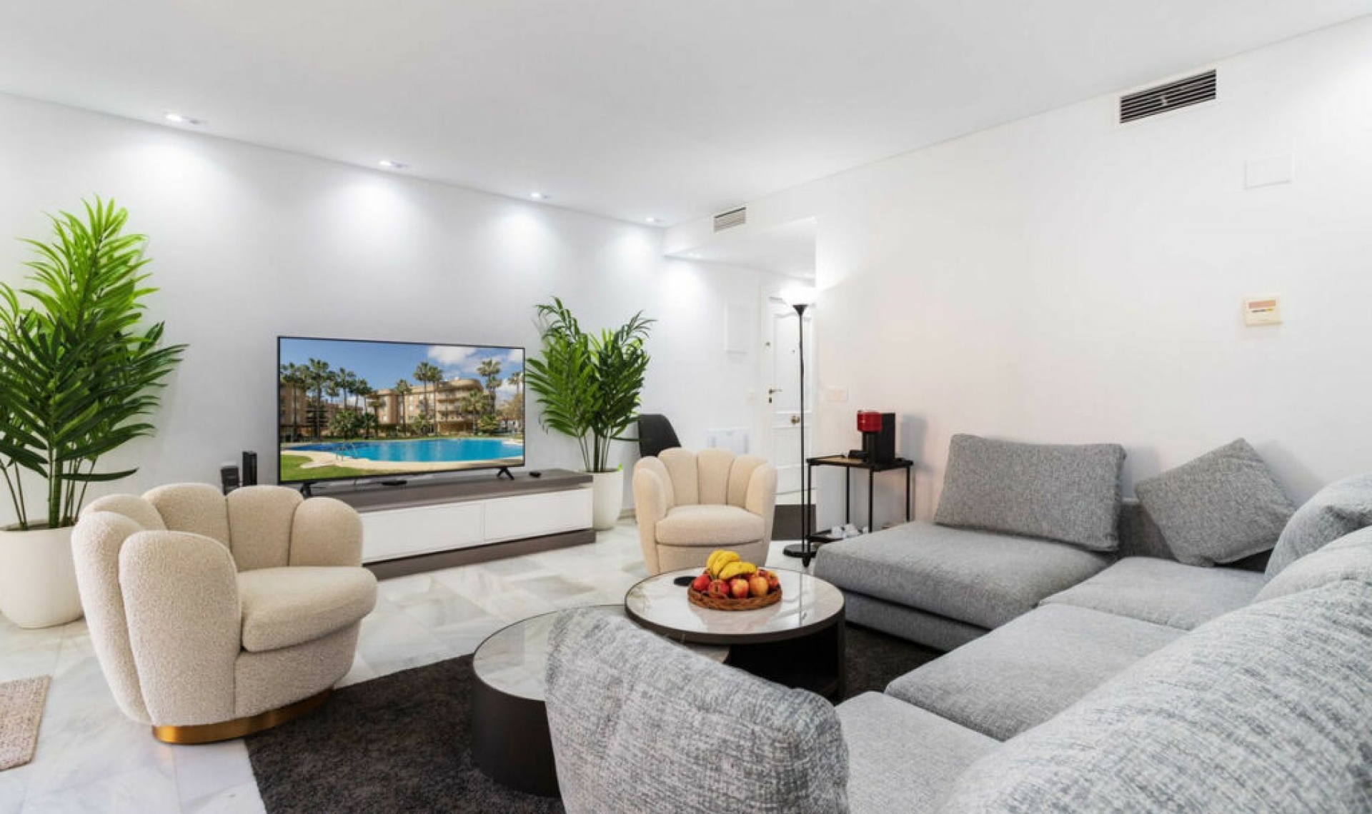 Resale - Apartment -
La Carihuela