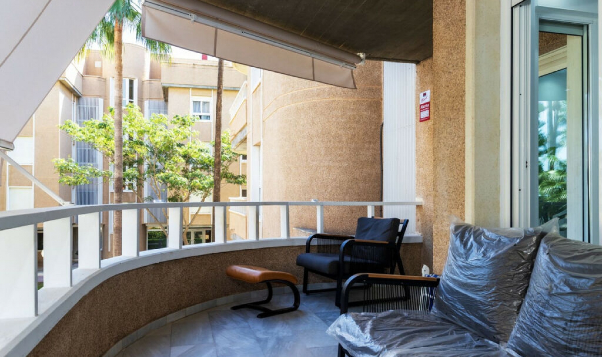 Resale - Apartment -
La Carihuela