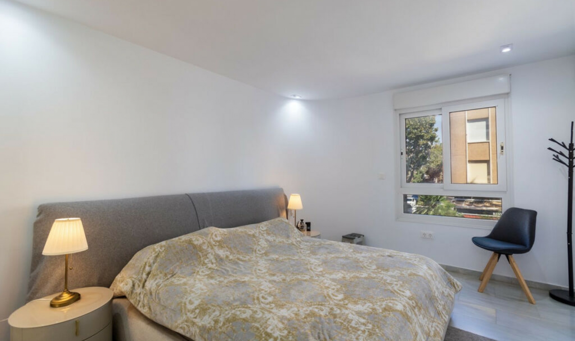 Resale - Apartment -
La Carihuela