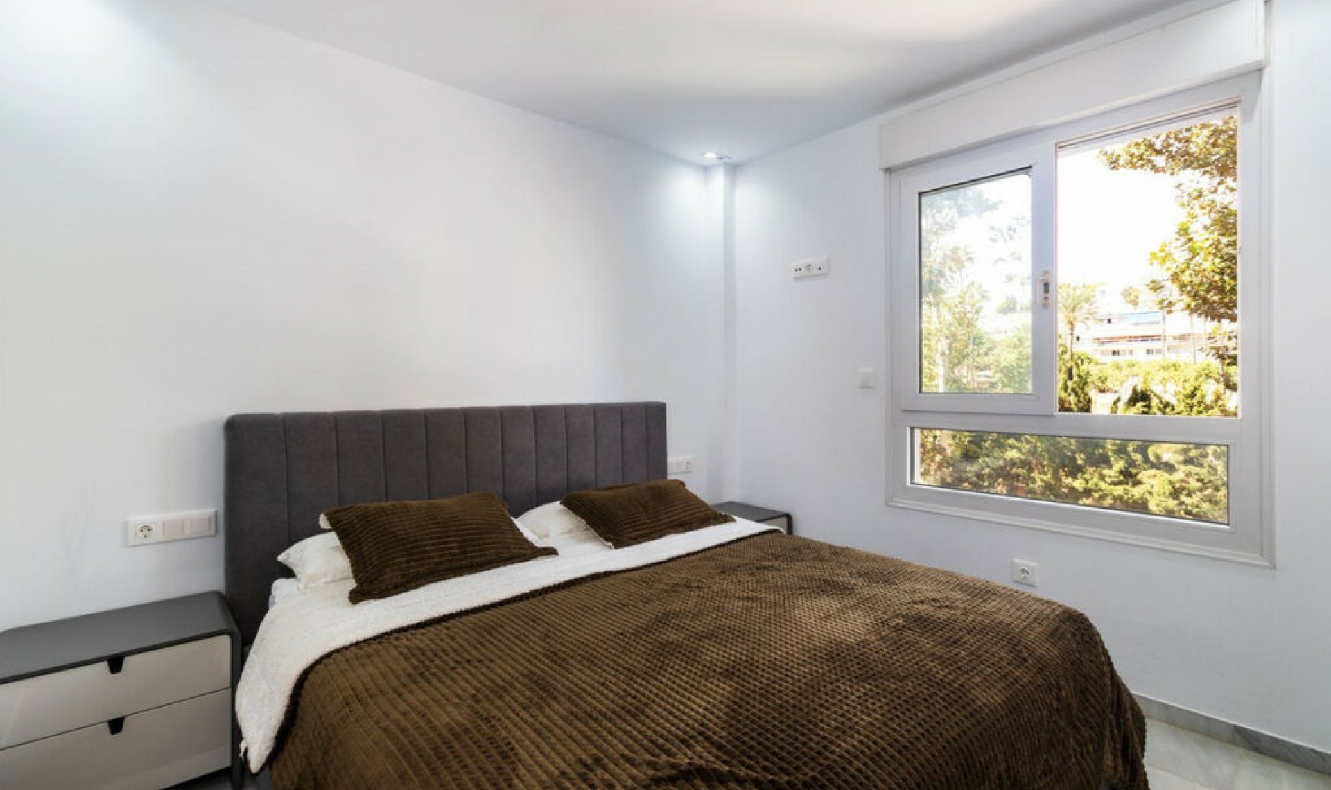 Resale - Apartment -
La Carihuela