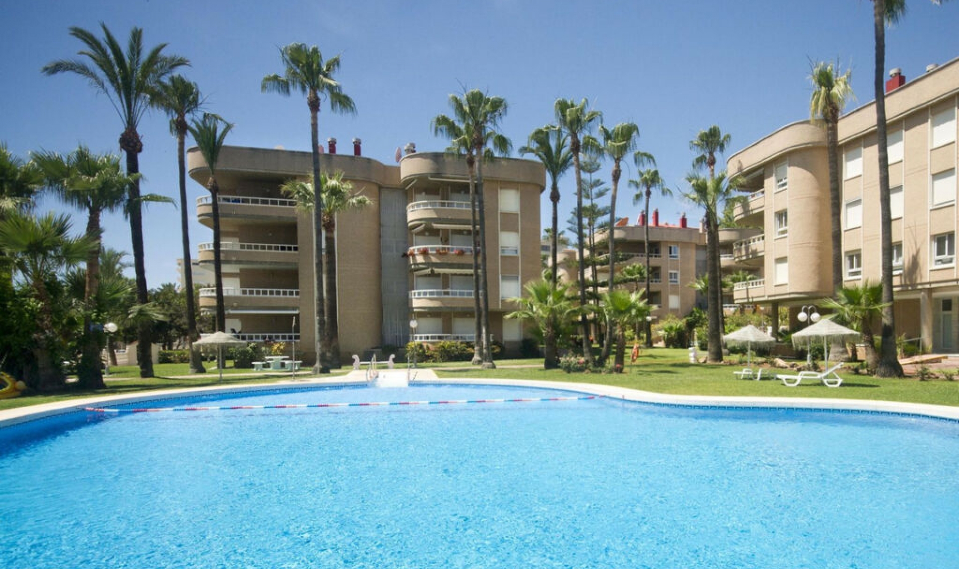 Resale - Apartment -
La Carihuela