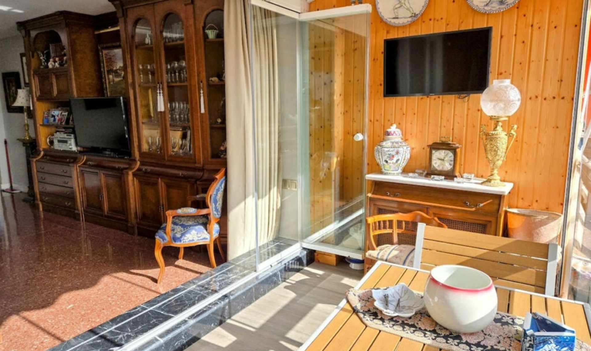 Resale - Apartment -
La Carihuela